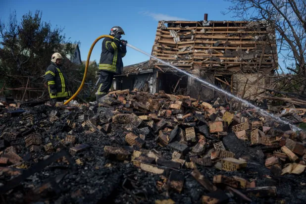 Russia Attacks Ukrainian Energy Grid, Forcing Power Cuts as Winter Looms