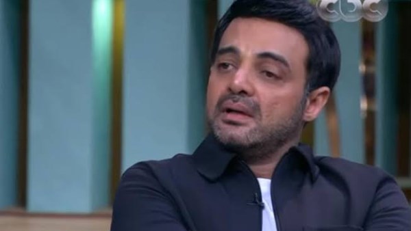 عمرو محمود ياسين يهاجم الشامتين في وفاة قس الإكوادور: لحظات تعيسة