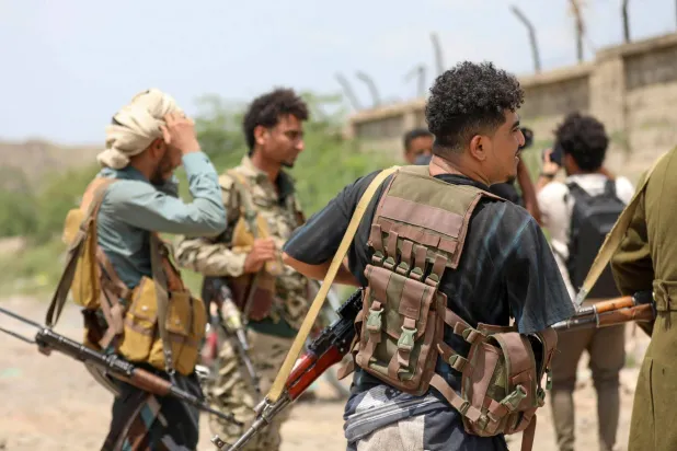 Houthi Pressure Isolates Taiz from Its Southern Countryside Amid Fierce Resistance