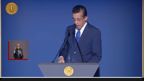 زياد عبد التواب يكشف حقيقة فيديو الحيوانات المفترسة في النيل ويحذر من التزييف العميق