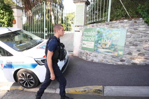 France Arrests 5 Over September Theft of Renoir Paintings