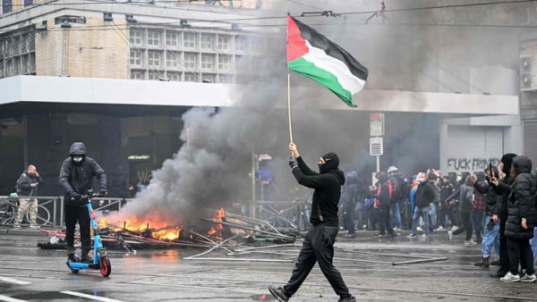 احتجاجات في بلجيكا ترفع العلم الفلسطيني.. 30 ألف متظاهر بشوارع بروكسل