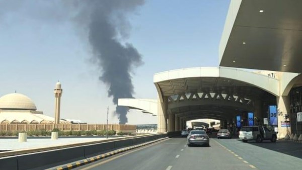 شهود لـ فرانس برس: تعرض مطار الملك خالد بالرياض لهجوم جديد.. إخلاء المنطقة وتعليق الرحلات الجوية