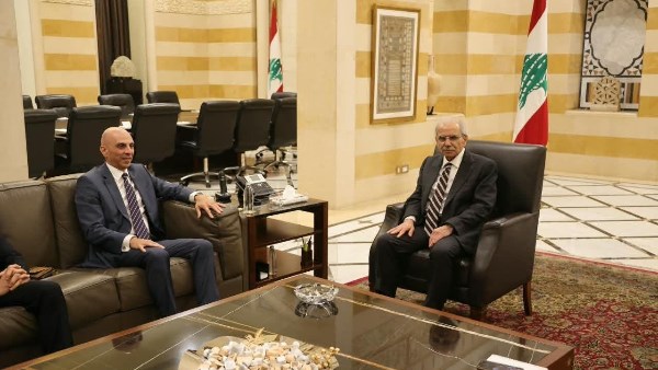 السفير تميم خلاف يؤكد دعم مصر الكامل للبنان ويبحث مع نواف سلام تعزيز التعاون الثنائي