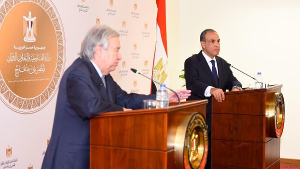 وزير الخارجية وجوتيريش يبحثان خفض التصعيد الإقليمي ودعم غزة والسودان وليبيا
