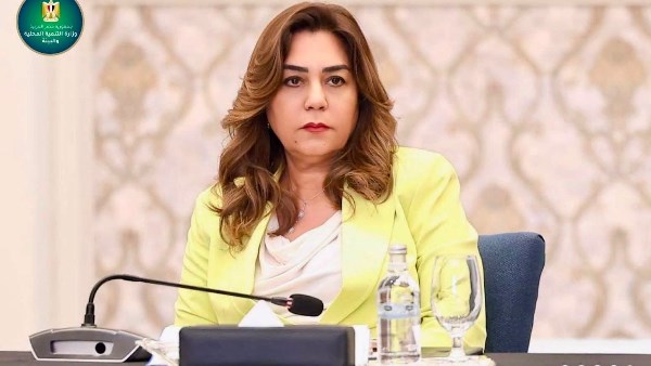 منال عوض: خفض الانبعاثات الكربونية بنسبة 30% وتشغيل أكثر من 700 أتوبيس بالغاز الطبيعي