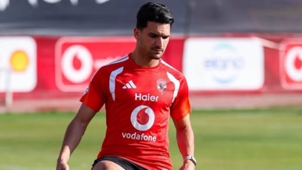 انضمام الدوليين لتدريبات الأهلي الثلاثاء.. والجزائري “بقرار” يعود الخميس