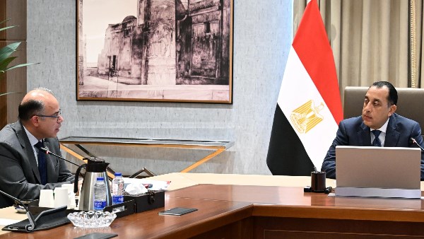 رئيس الوزراء: جذب الاستثمار الأجنبي المباشر ركيزة أساسية في برنامج عمل الحكومة