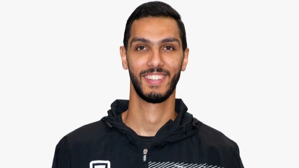 وزير الشباب والرياضة يهنئ سيف عيسى ببرونزية بطولة الجائزة الكبرى للتايكوندو