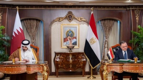 وزير الداخلية يوقع مذكرة تفاهم مع نظيره القطري في مجال مكافحة الجريمة وآليات تبادل المعلومات والخبرات