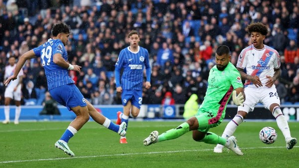 برايتون يكتسح كريستال بالاس 5-0 ويواصل انطلاقته في الدوري الإنجليزي