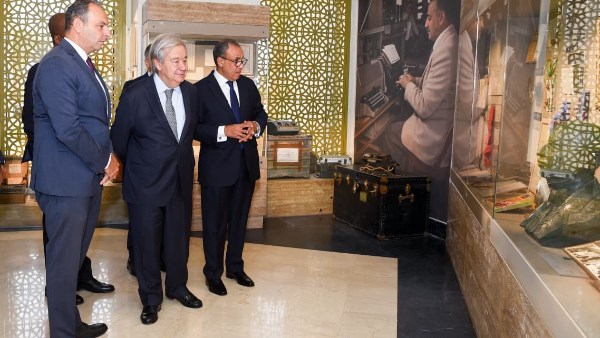مصر تطرح الحلول لأزمات المنطقة.. ماذا قال بدر عبد العاطي لـ جوتيريش في القاهرة؟