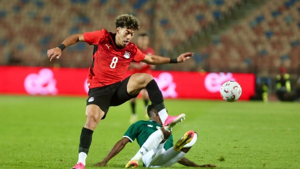 حسام حسن لـ نجوم منتخب مصر عقب الخسارة : إهدار الفرص سبب استقبال الهدف