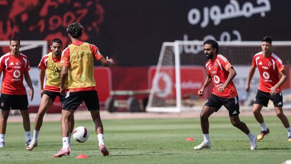 «شبانة»: الأهلي يفكر في تجديد عقد أشرف داري.. وعمر فايد وحسام عبدالمجيد على رادار الفريق