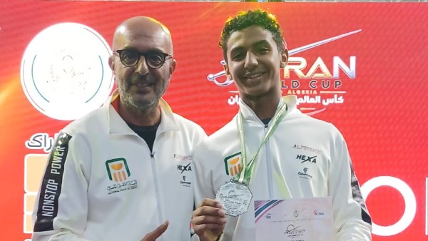 وزير الشباب والرياضة يهنئ أحمد القاضي بفضية كأس العالم للسلاح للشباب