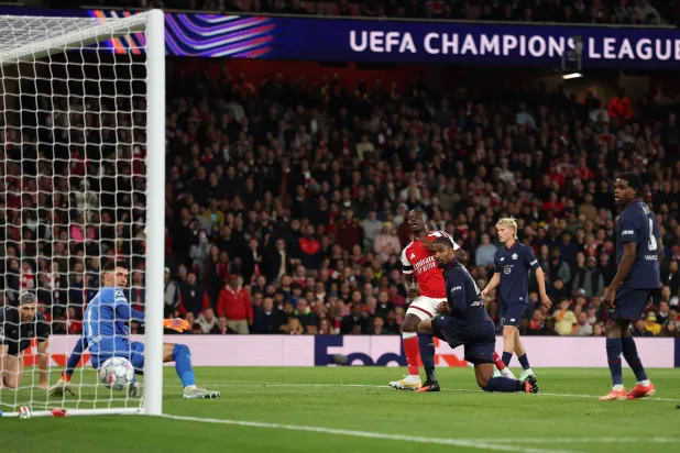 Arsenal Cruise Past Lille into Share of Champions League Lead