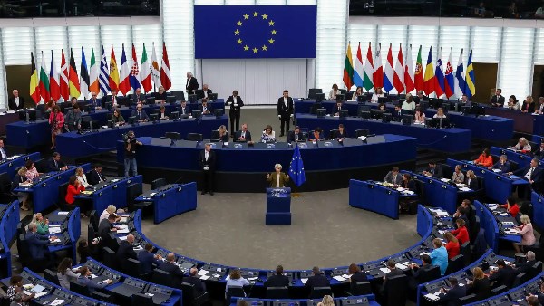 البرلمان الأوروبي يضيف جماعة الإخوان إلى قائمة المنظمات الإرهـ ـابية