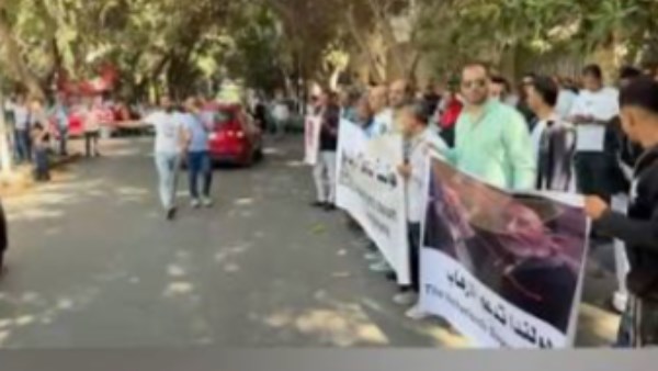 القانون ينطبق على الجميع.. بيان من سفارة هولندا بالقاهرة بعد مظاهرات مطالبة بالإفراج عن أحمد ناصر