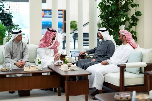 Mohamed bin Zayed, Khalid bin Salman Discuss Regional Developments