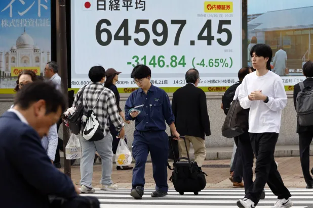 Asian Shares are Mixed with Tech Stocks Volatile, and Oil Falls on Trump’s Russian Sanctions Waiver