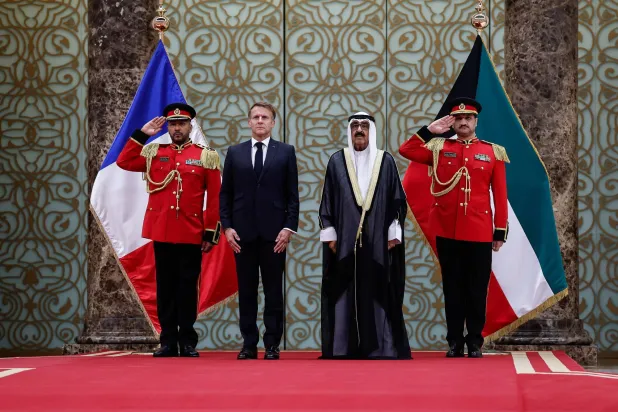 Macron Begins Gulf Tour in Kuwait, Seeking Energy Security and Reopening of Strait of Hormuz
