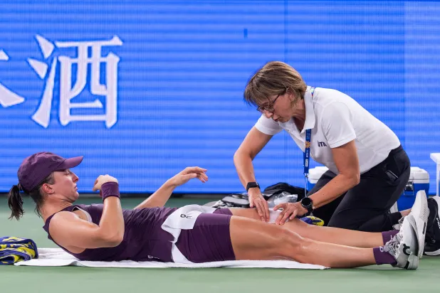 Swiatek Withdraws from Ningbo Open with Left Thigh Injury