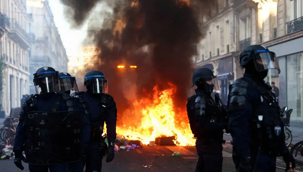 Lebanon and France: A historic bond tested by riots and crises