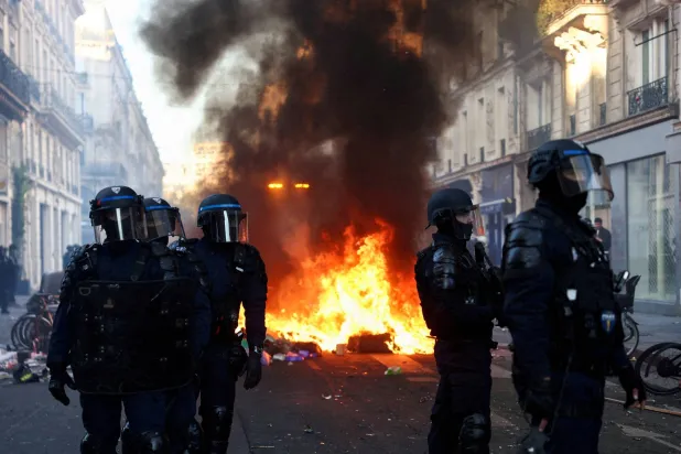 French PM to Meet Unions as Government Prepares for More Protests