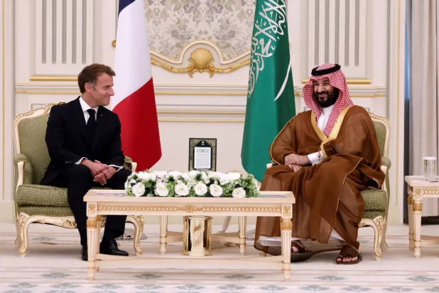 Saudi Crown Prince Receives Macron in Riyadh