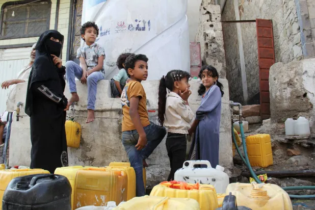 Water Rationing, Rubbish Pile-up Raise Disease Fears in Yemen’s Besieged Taiz