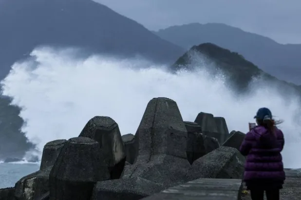Taiwan Issues Warnings as Typhoon Champi Nears
