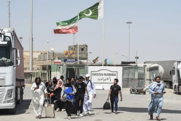 Iranian Lawmaker Threatens to Close Border with Pakistan