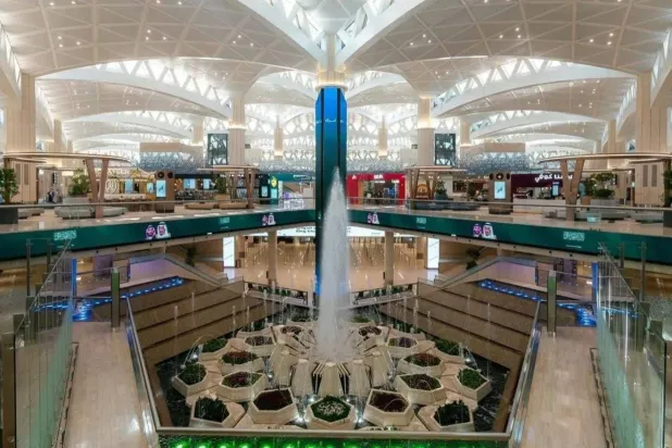 Riyadh Airport Partially Resumes Operations