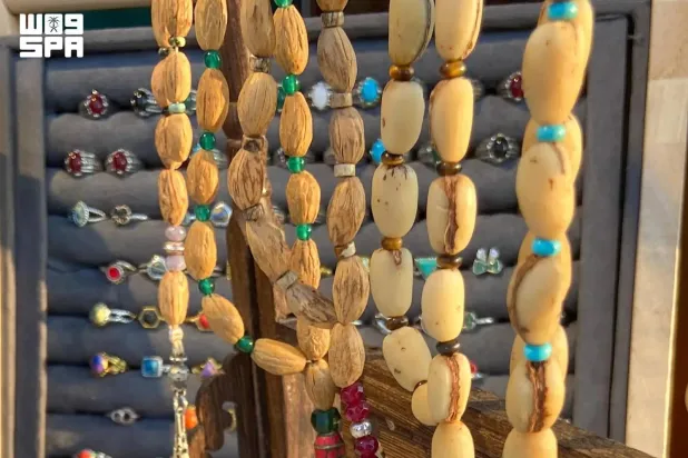 Qassim Artisans Repurpose Date Pits into Value-Added Prayer Beads