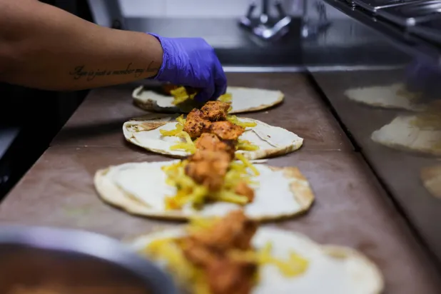 Beirut’s $13 Chicken Sandwich Becomes Symbol of Lebanon Divide