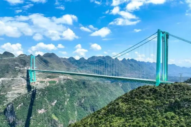World’s Highest Bridge Becomes Tourist Hot Spot in China
