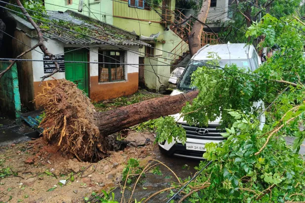 Cyclone Arnab Hits India’s Andhra Pradesh State as Tens of Thousands Are Evacuated