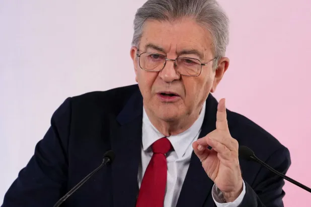 French Centrists’ Feuding Increases Odds of Le Pen-Melenchon Runoff