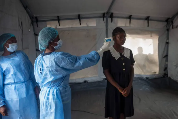 Congo’s Ebola Deaths Top 5,000 as Fear of Continent-Wide Spread Mounts