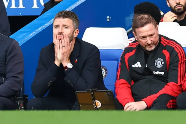 Carrick Expects Man Utd Stay Despite Chelsea Defeat