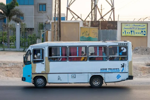 Egypt Minibus Crash Outside Cairo Kills 10, Injures 24