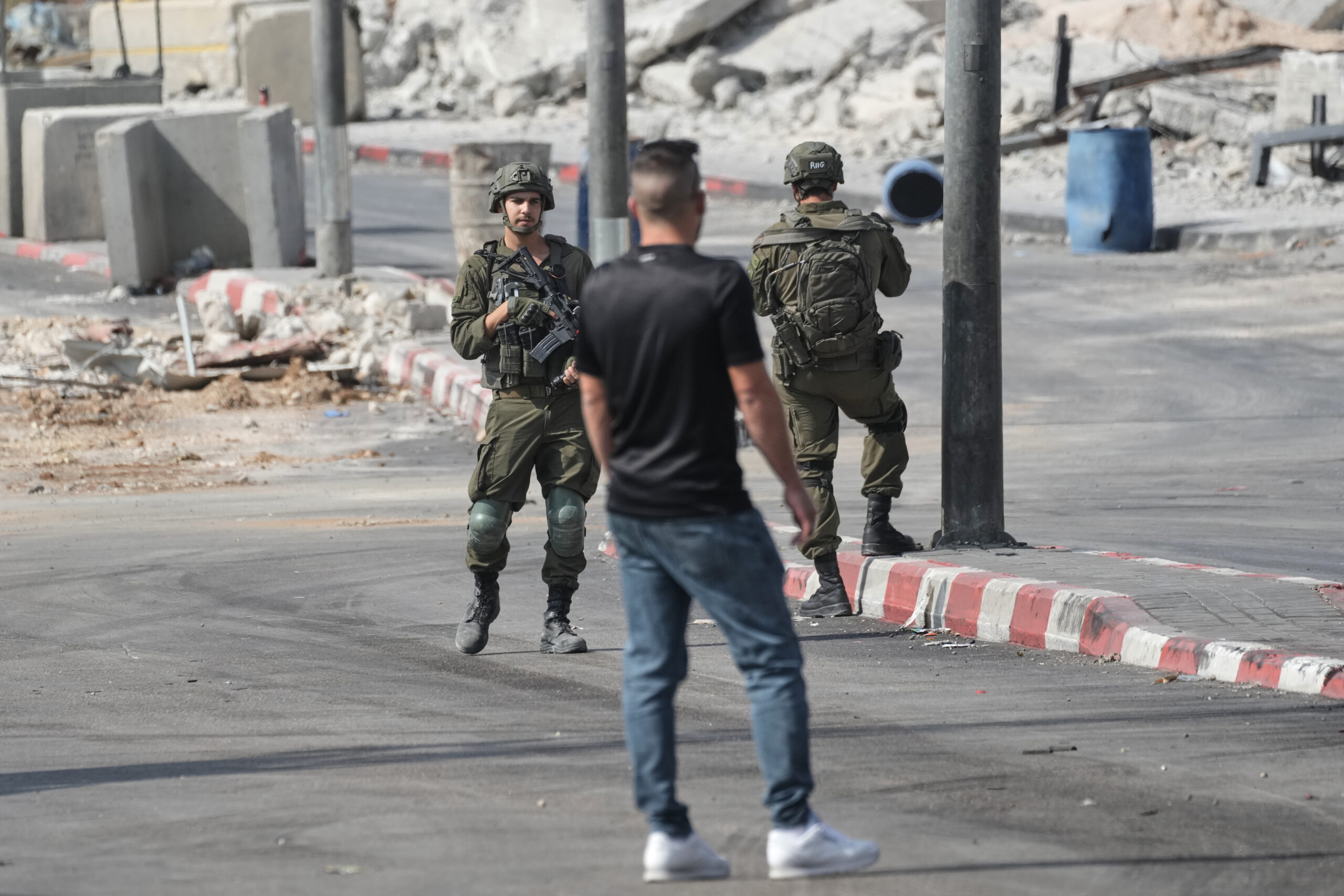 Israeli forces displace 1,500 Palestinians in Hebron after deadly attack