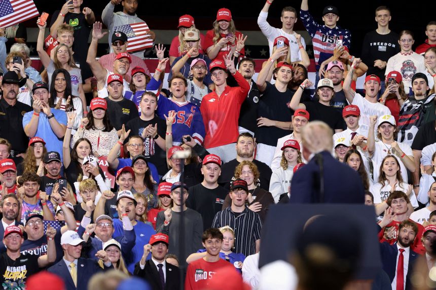 Trump holds raucous Ohio rally as he tries to shore up base voters for GOP