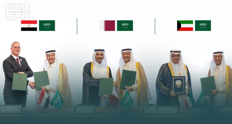 عبدالعزيز بن سلمان يوقّع ثلاث مذكرات تفاهم مع الوزراء المعنيين بالطاقة في الكويت وقطر ومصر