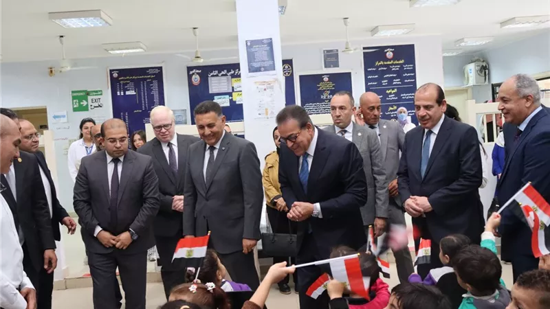 محافظ القليوبية ووزير الصحة يطلقان حملة تطعيم 1.2 مليون طفل ضد الحصبة والحصبة الألمانية من العبور