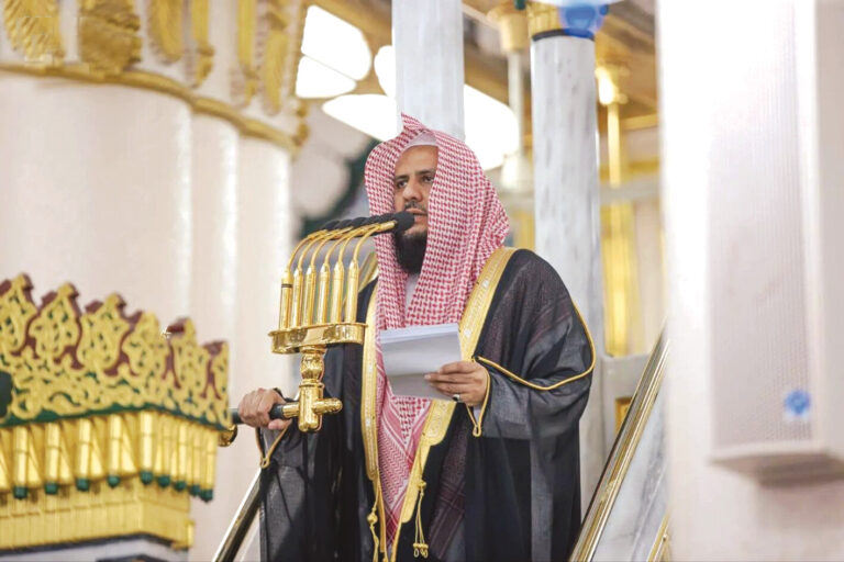 إمام المسجد النبوي: الكلمة الطيبة من أسباب نيل رضوان الله