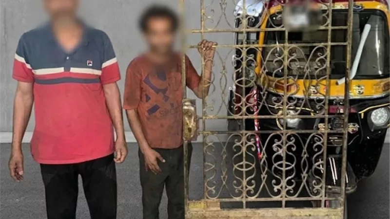 ضبط عاطلين سرقا بوابة حديدية لشقة سكنية بالتوك توك في السلام