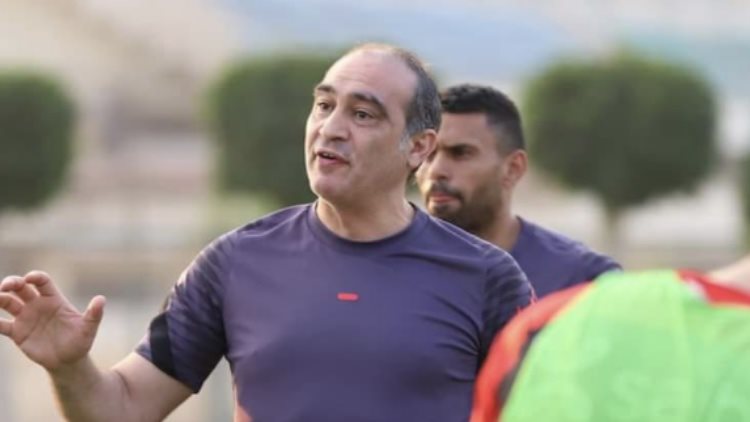 إعلامي يكشف عن مدرب مصري مرشح لخلافة عموتة في الأهلي.. ما السبب؟