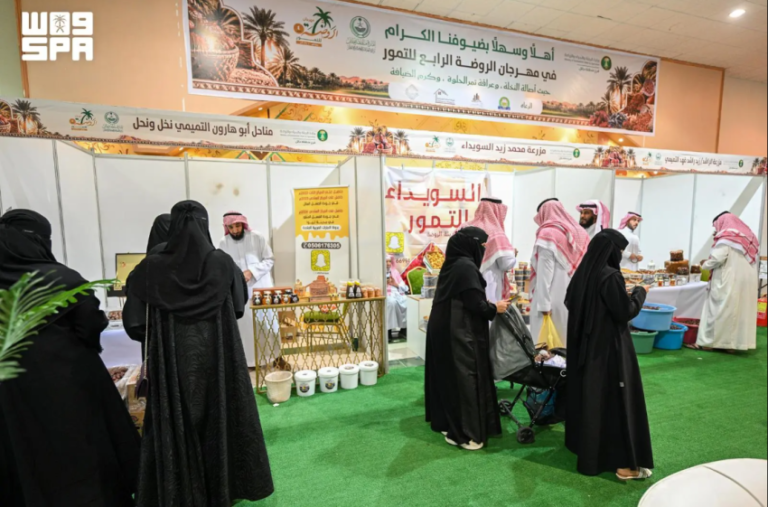 أكثر من 20 ألف زائر في ختام مهرجان التمور بمدينة الروضة في حائل