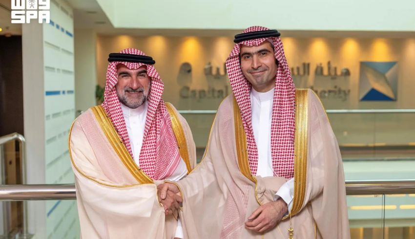 رئيس هيئة السوق المالية ومحافظ صندوق الاستثمارات العامة يستعرضان تعزيز التعاون بين الجانبين في عدد من المجالات